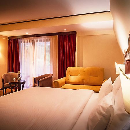Perla Hotel Slanic Moldova Exterior photo